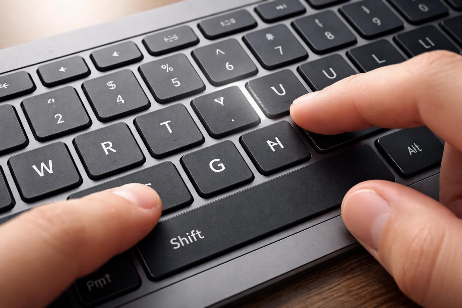 découvrez comment faire le signe supérieur (^) sur votre clavier facilement grâce à notre guide complet et astuces pratiques.